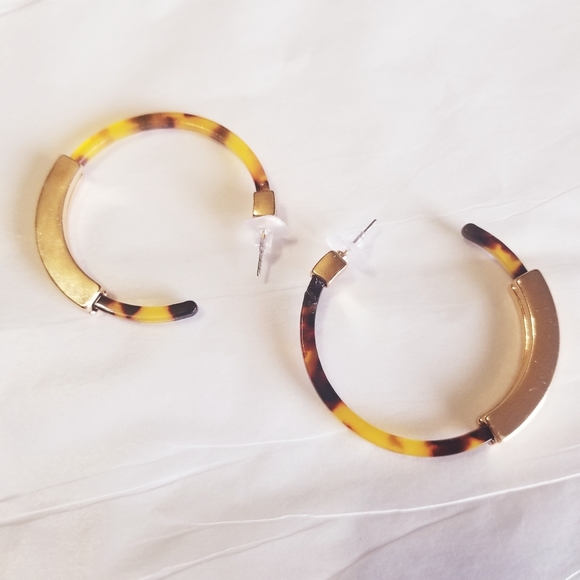Jewelry - 🌻3 for $20🌻Tortoise shell hoops